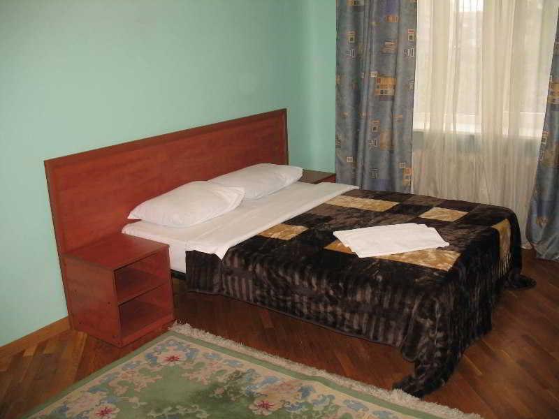 Ukrainian Hotel Service Apartments Kiev Exterior foto