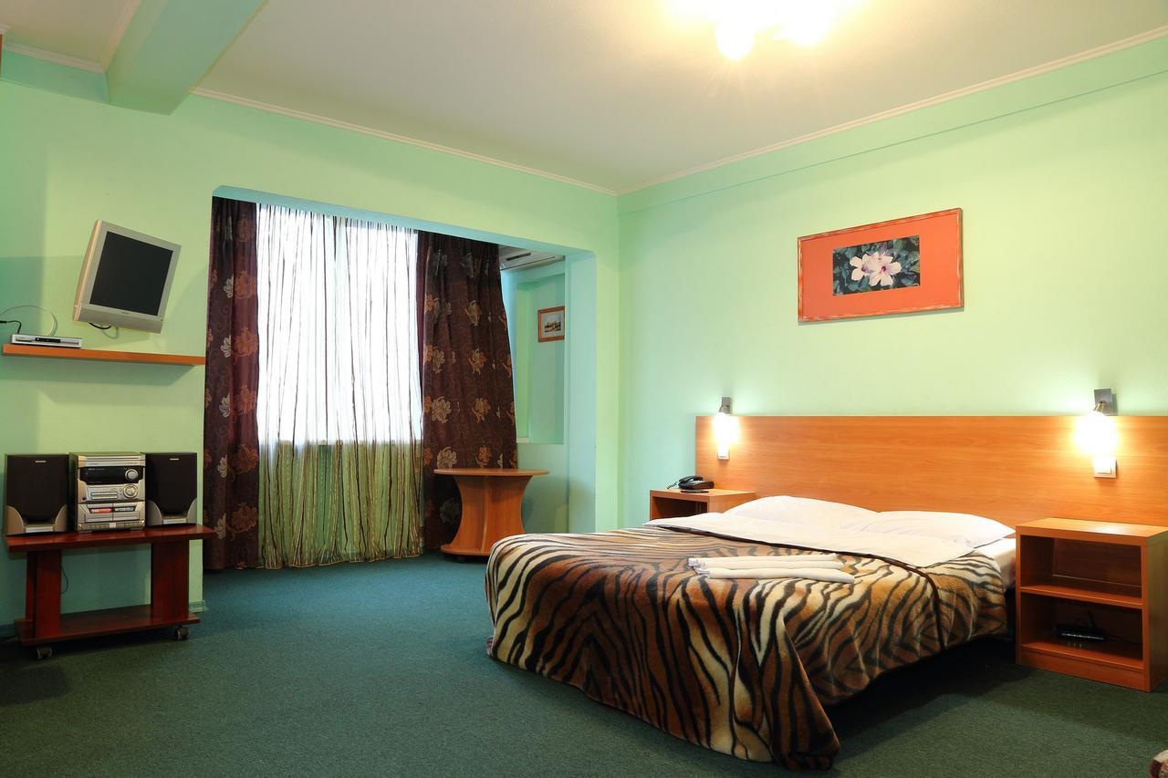 Ukrainian Hotel Service Apartments Kiev Exterior foto