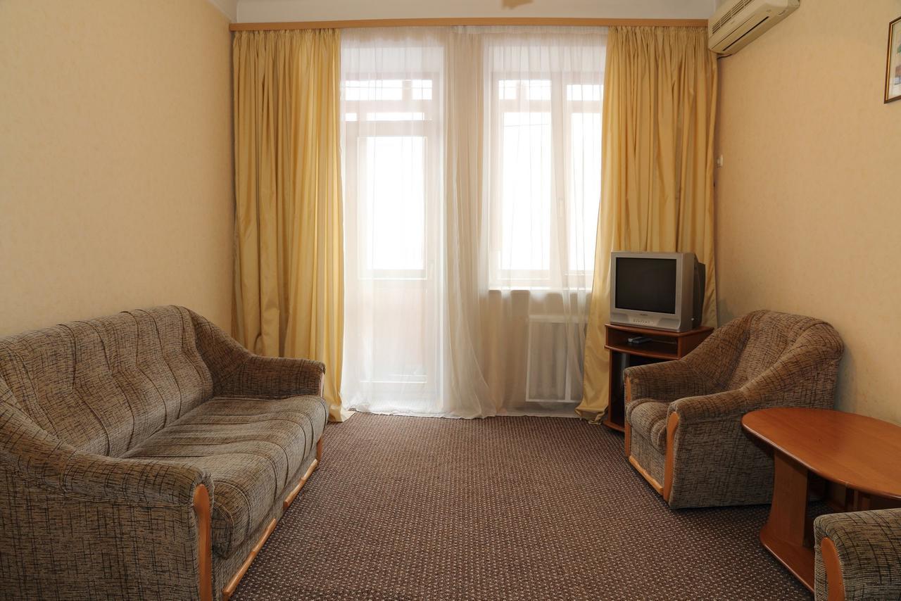 Ukrainian Hotel Service Apartments Kiev Exterior foto